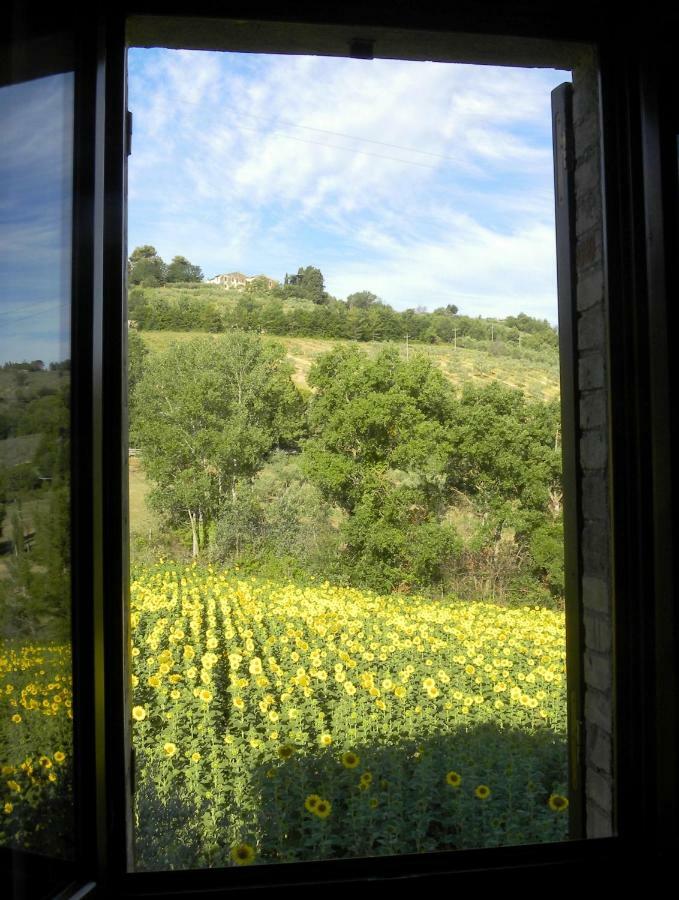 Appartamenti Verde Collina Umbra Bevagna Exterior foto